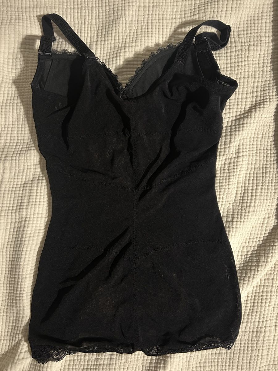Top: Corset Top – Nuovo (secondo la descrizione) da Horgen venduto da mar_9yv7 3