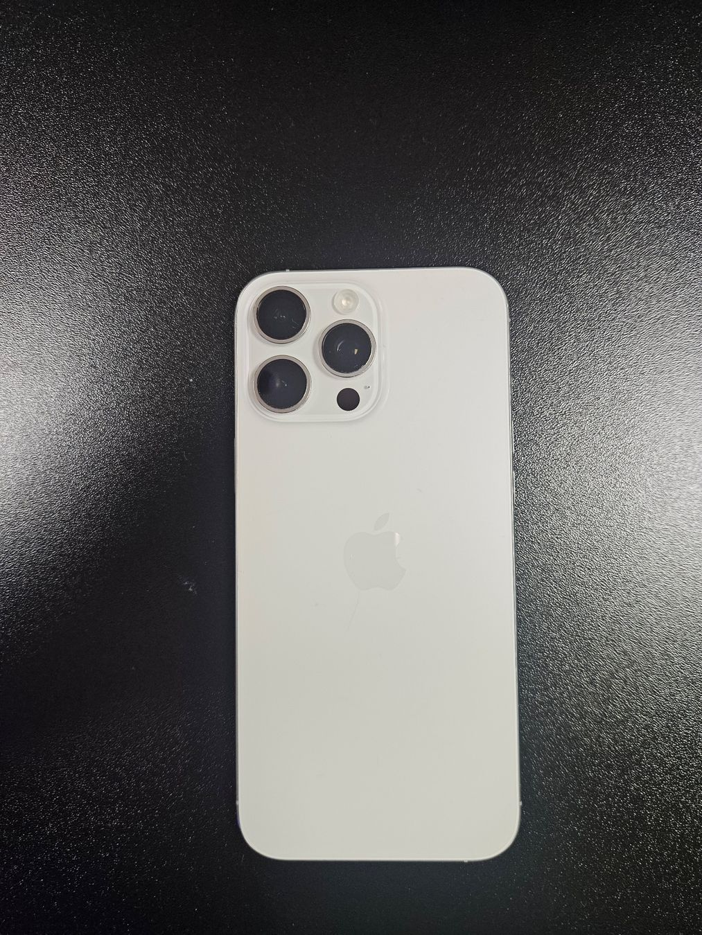 Apple Telefoni cellulari / Smartphones: APPLE iPhone 16 Pro Max White Titanium 1 TB – Nuovo (secondo la descrizione) da Genf venduto da SALES2013SALES 1