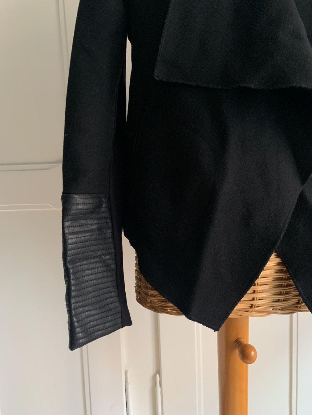 Zara Jacken: ZARA - Blazer Jacke schwarz S – Gebraucht aus Zürich von Diazaio 2