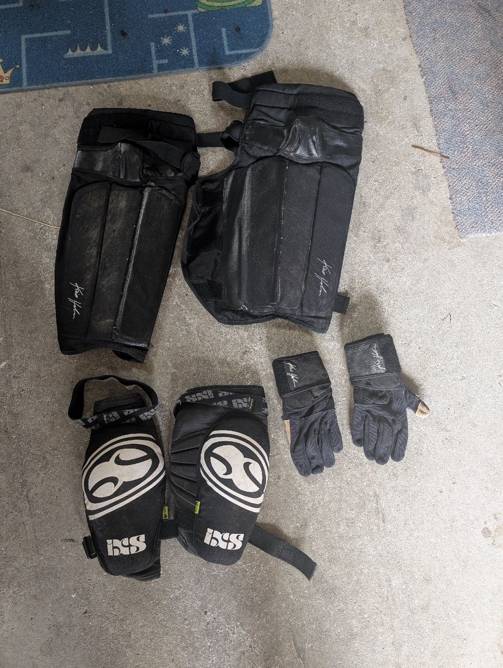 IXS Protections: Chris Holm Protektoren – D'occasion à Büsserach par Saner_Holzbau