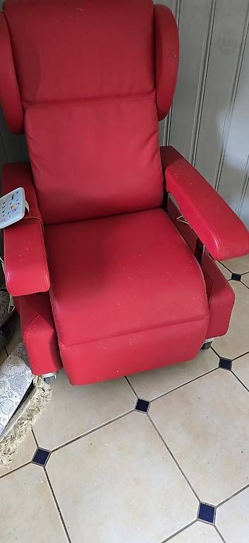 Kosmetik-& Massageliegen: Fauteuil médical – Gebraucht aus Lausanne von issaluca