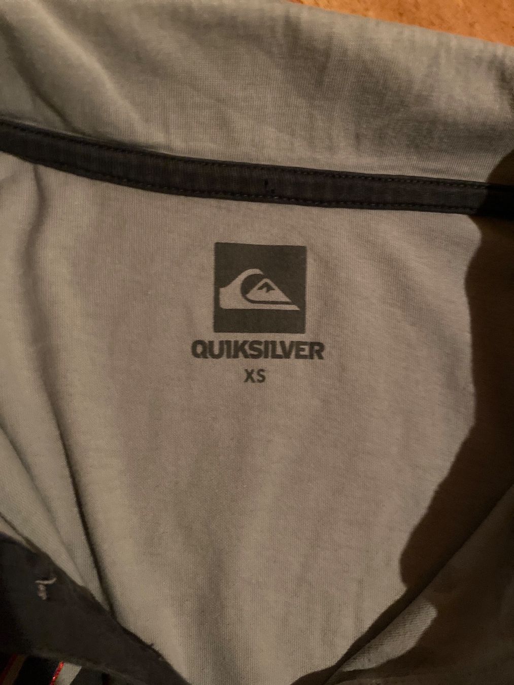 Magliette Polo: Quiksilver Poloshirt Gr. XS grau – Usato da Heiden venduto da fam_797q 2