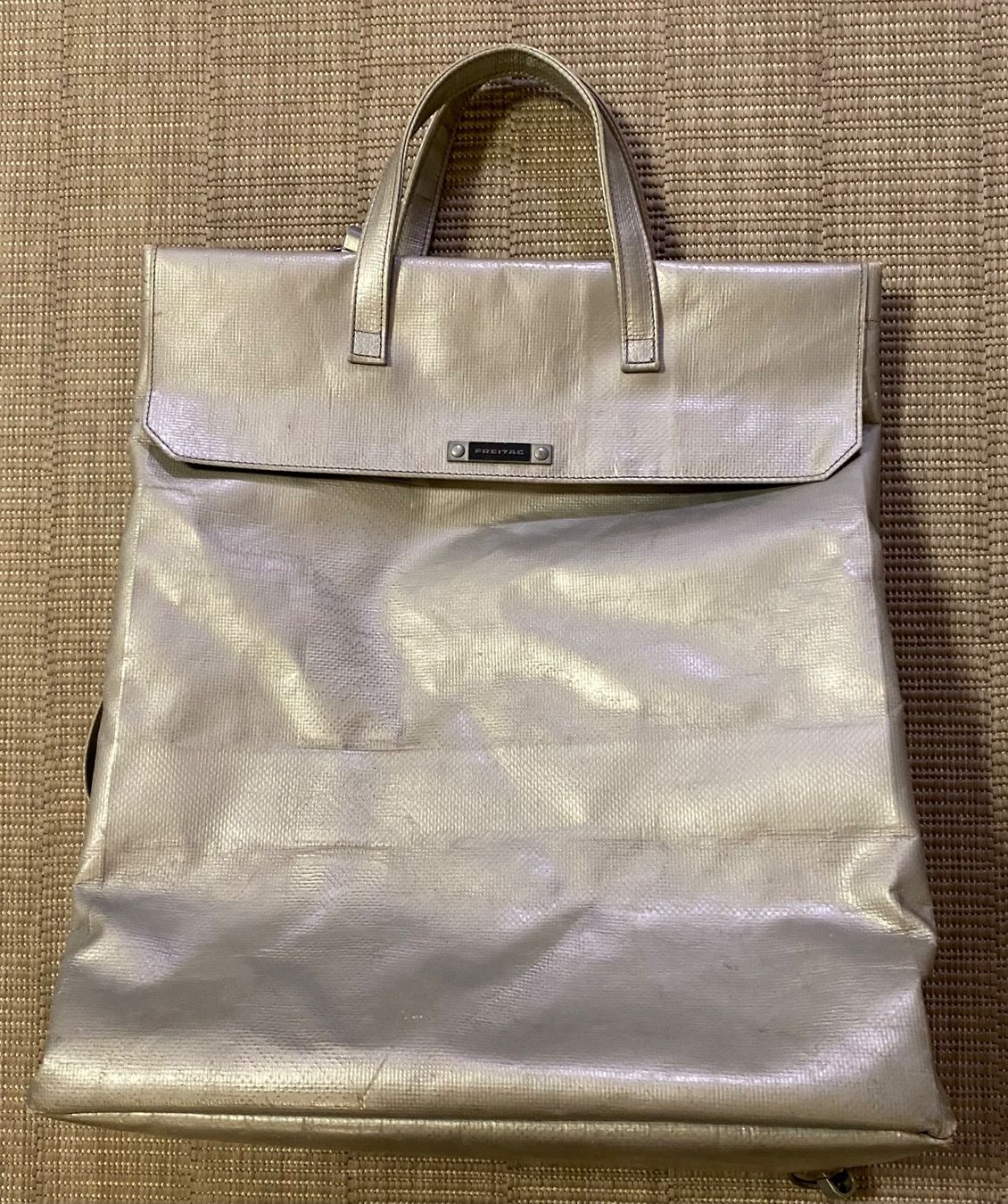 Freitag Borse: FREITAG TASCHE Reference R514 SCHULTE grau/silber – Usato da Bern venduto da Mimmo00