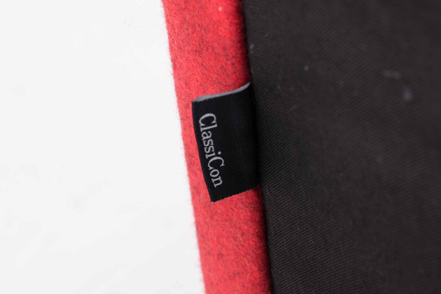 Classicon Poltrone: ClassiCon Satyr Sessel von For Use in rotem Stoff – Usato da Zürich venduto da STUZH38 5