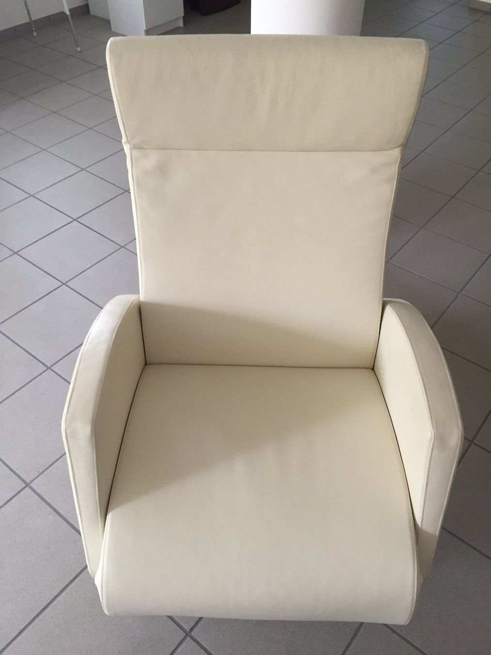 Poltrone: Relax-Ledersessel "Cabo" mit Motor; NP 6'720, jetzt ab 990 – Nuovo (secondo la descrizione) da Olten venduto da Metacomet 5