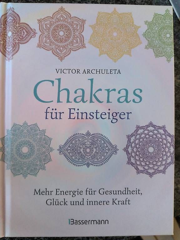 Libri: Buch chakras für Einsteiger – Nuovo (secondo la descrizione) da Grosshöchstetten venduto da cam_h7l2