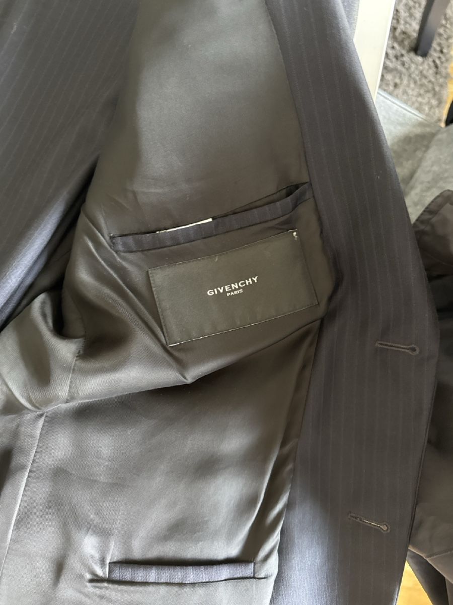 Givenchy Completi: Costume Givenchy taille 52 Navy Blue – Usato da Genève venduto da mva_hv5t 2
