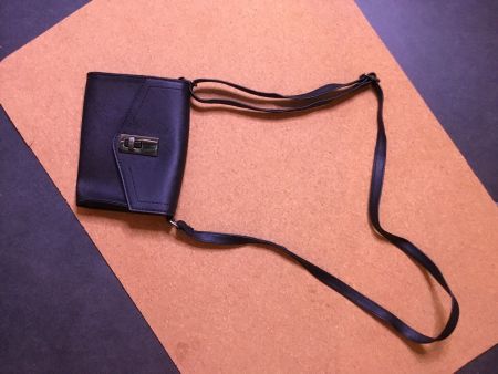 Umhängetasche schwarz klein