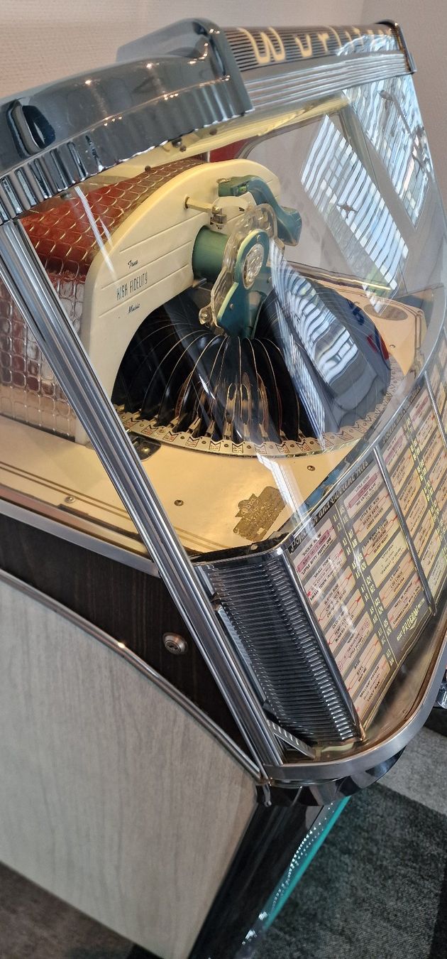 Wurlitzer Jukebox: Musikbox Jukebox Wurlitzer 1900 – Usato da Geroldswil venduto da jukeman 3
