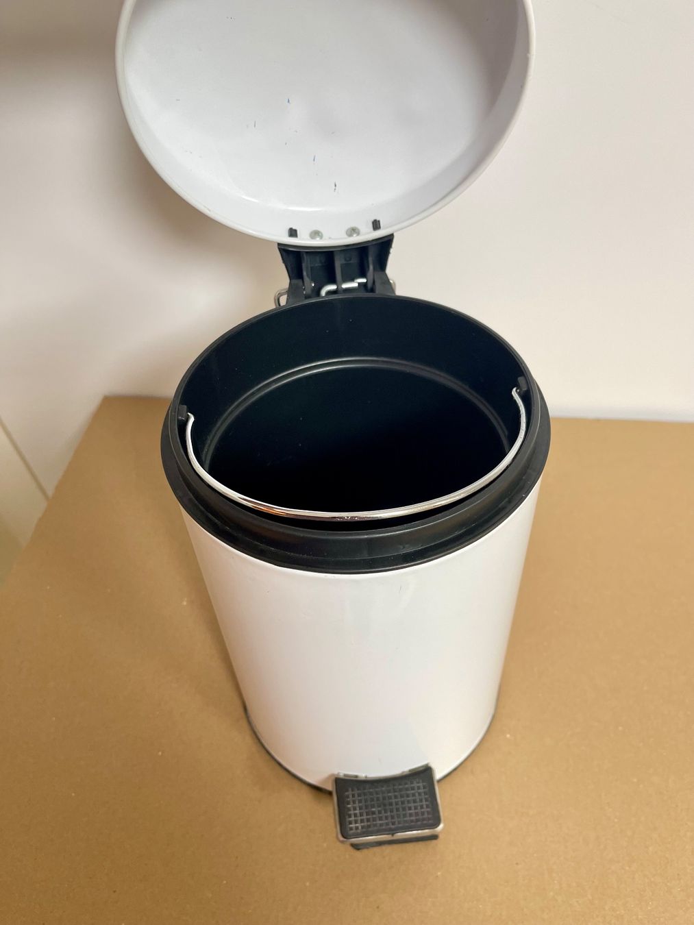 Abfalleimer: WC / Badezimmer Mülleimer / Kosmetik Eimer – Defekt aus Aesch BL von CollectorsBest 1