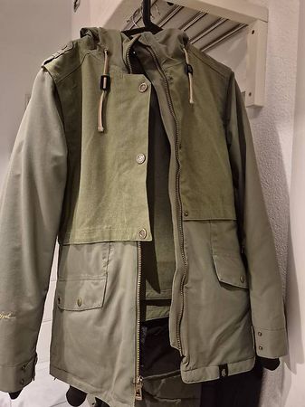 Snowboard Hose und Jacke, Grösse M, Damen
