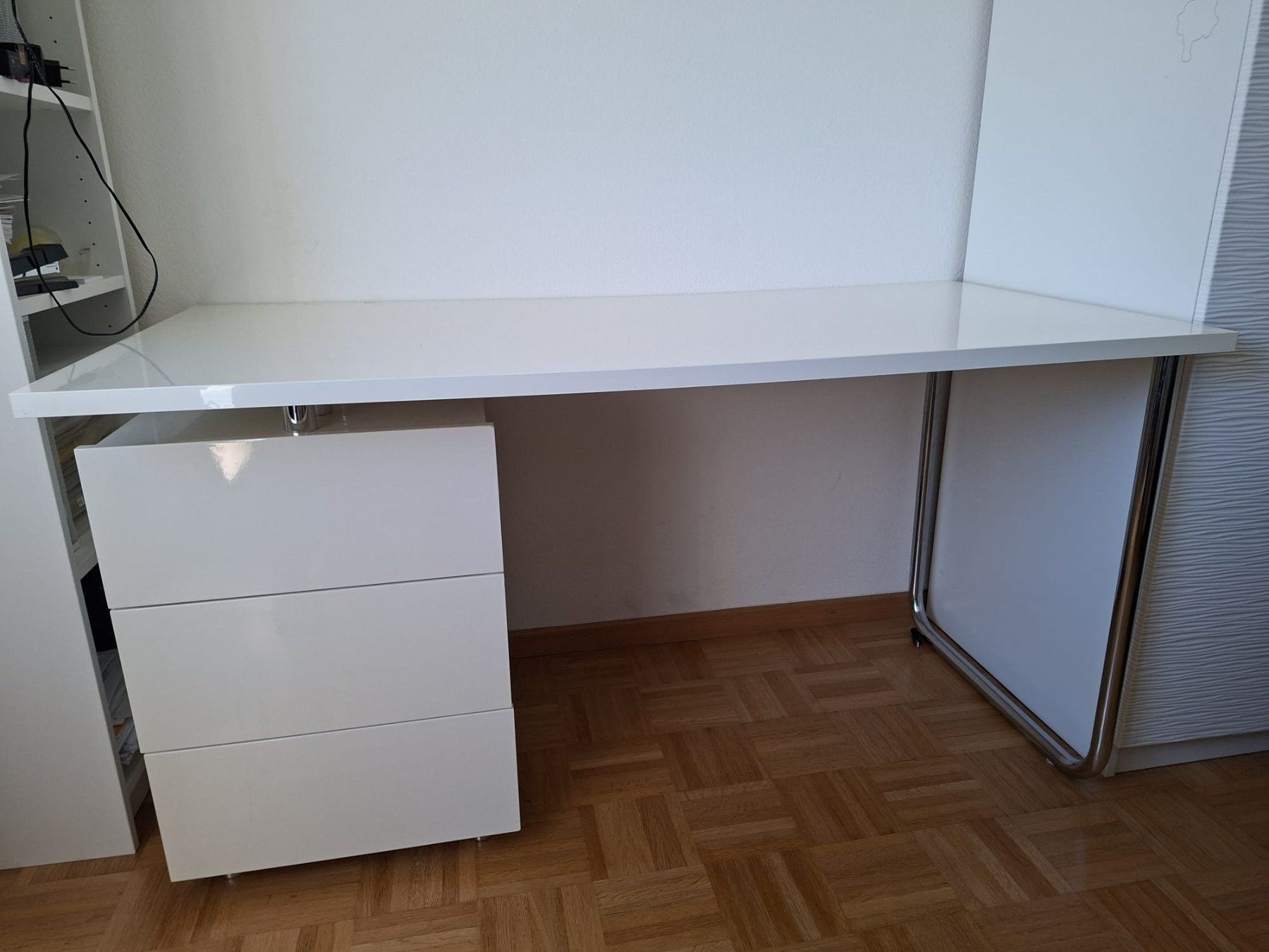 Scrivanie: Bürotisch 140cm x 70cm, höhe 73,5 cm – Usato da Schlieren venduto da remixx