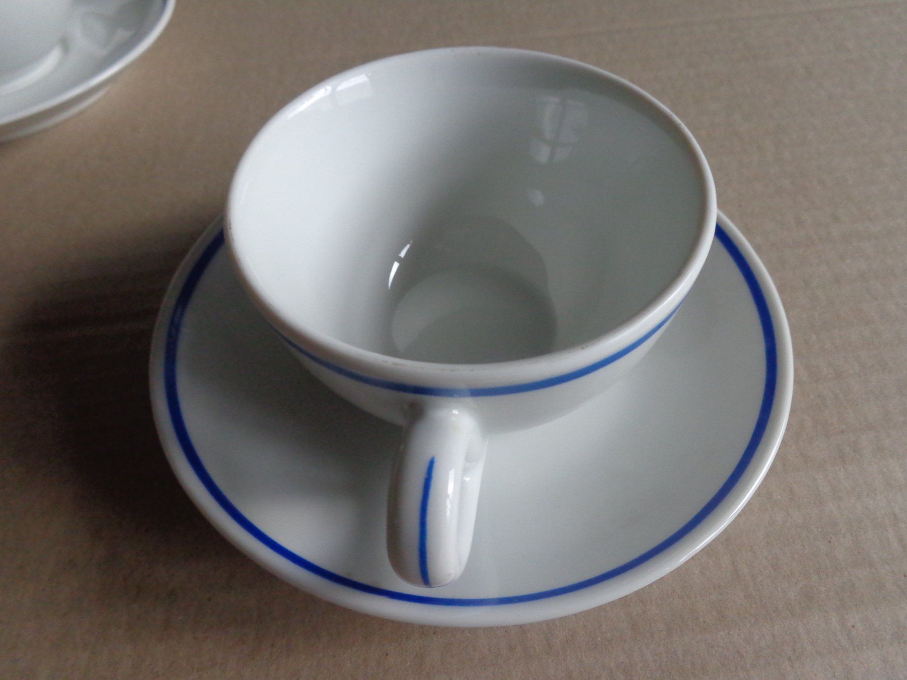 Set di piatti: Kaffee Geschirr Teller und Tassen mit Muster blau – Usato da Liestal venduto da Gecko16 1