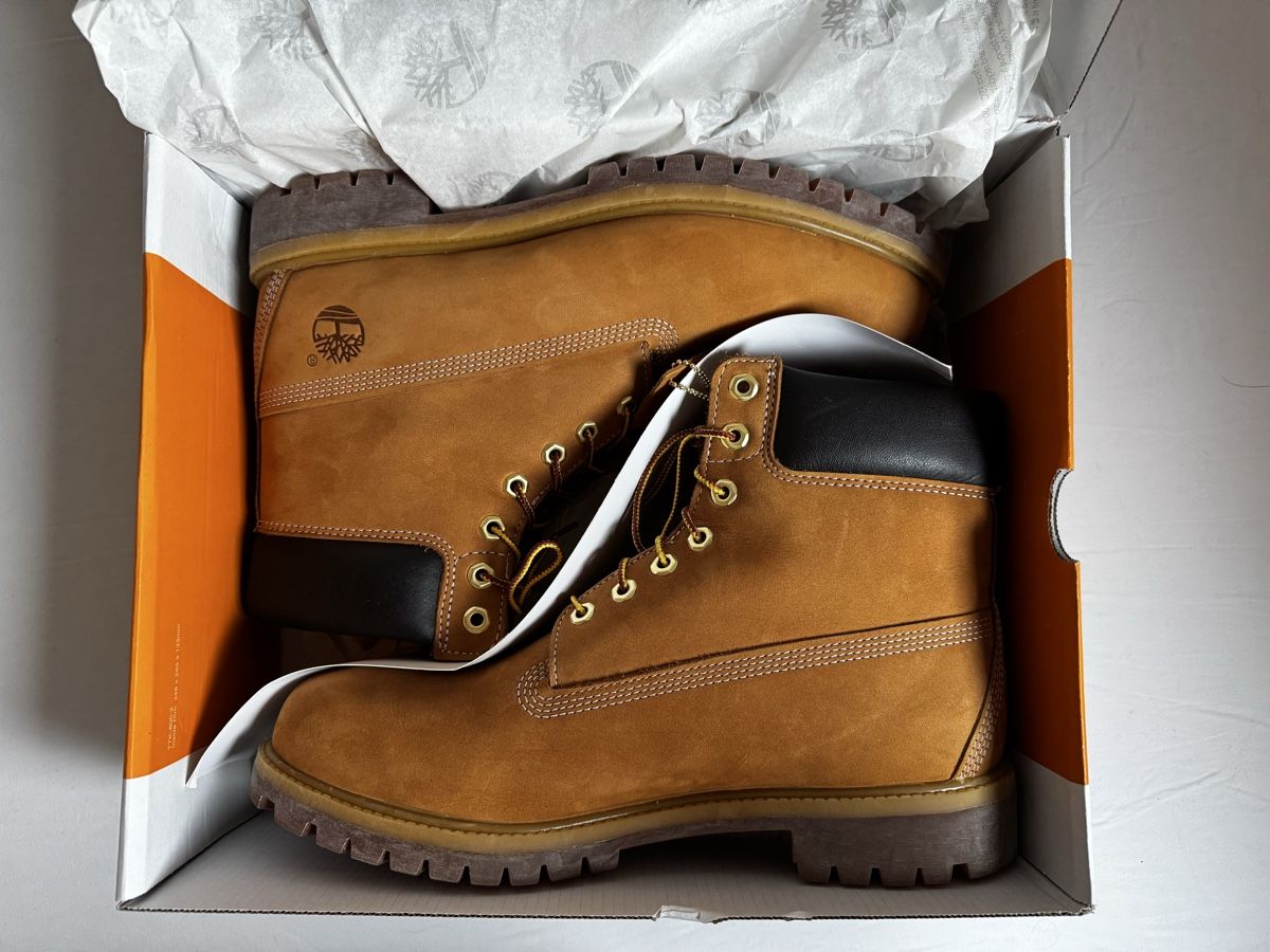 Timberland Scarpe da uomo: Timberland Premium 6 inch Boot, Wheat Nubuck – Nuovo (secondo la descrizione) da Vilters venduto da Sidsel_M 3
