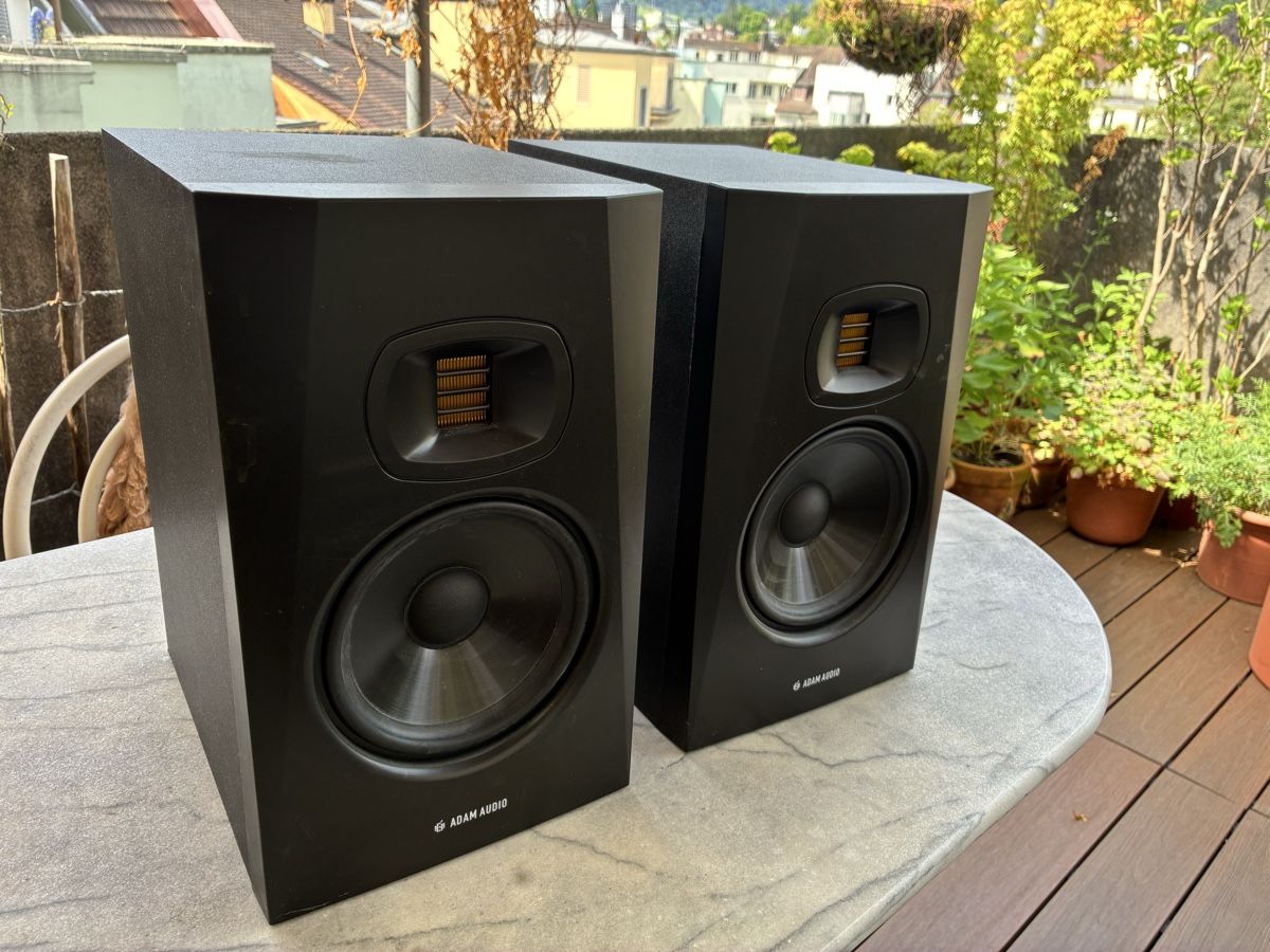 Adam Audio Casse acustiche: 1 Paar Adam Audio TV7 Speaker – Usato da Luzern venduto da Anatomieprof