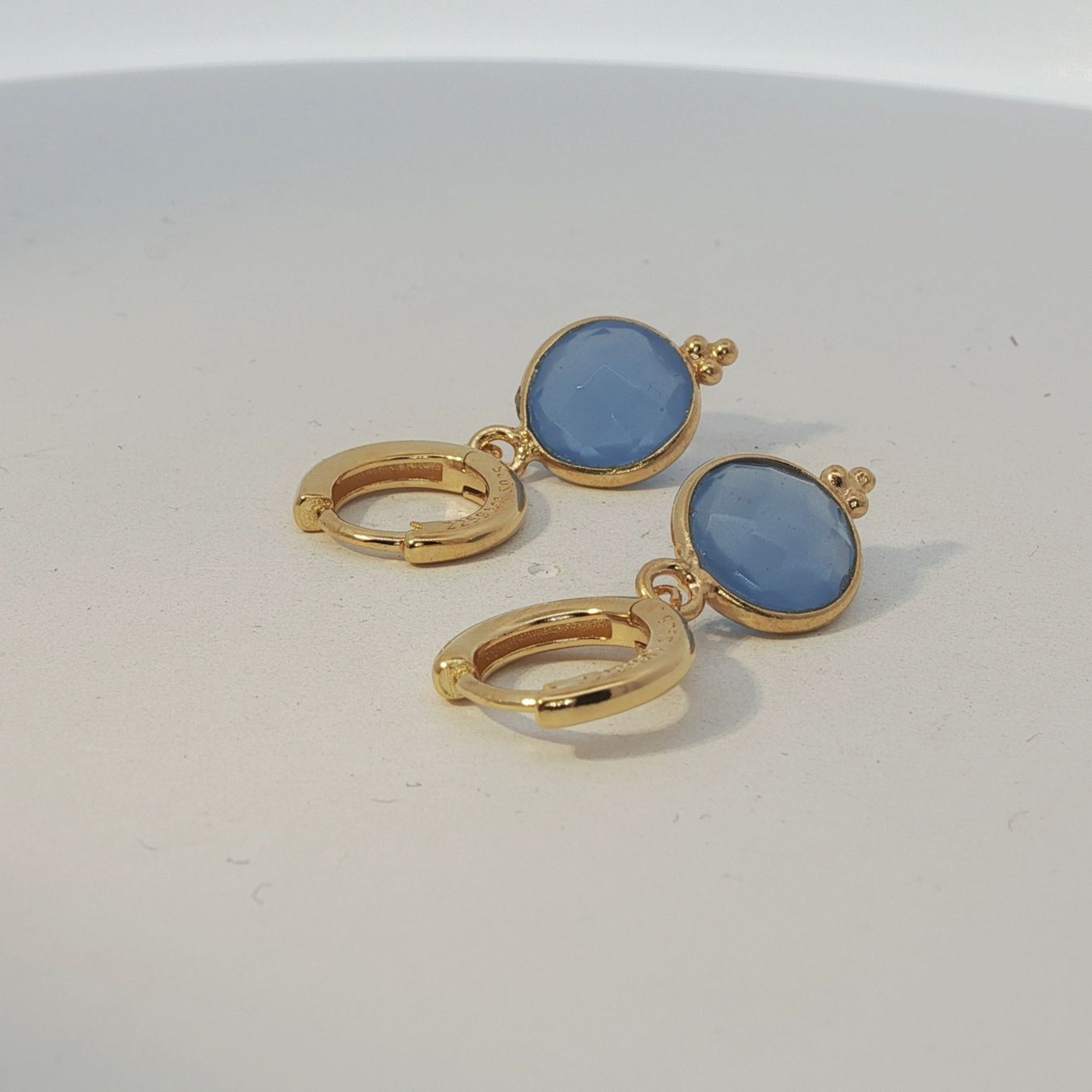 Olga Ribler Ohrringe & -stecker: Kreolen mit blauem Chalcedon – Neu (gemäss Beschreibung) aus Luzern von MonikaS03 3