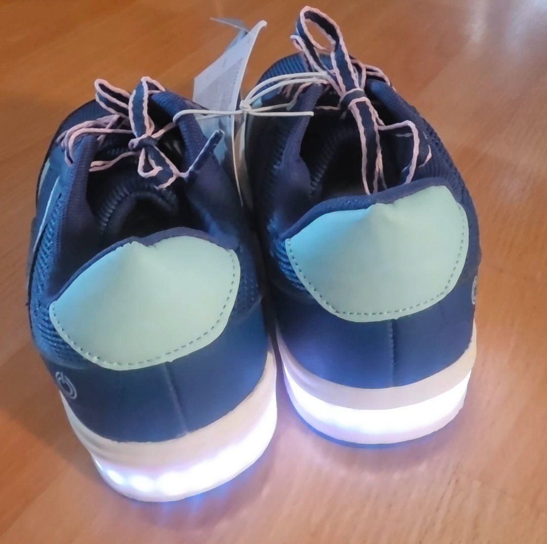 Chaussures hommes: Sneaker mit LED Gr.36 | NEU – Neuf avec emballage d'origine à Gerlafingen par SiM_sch 2