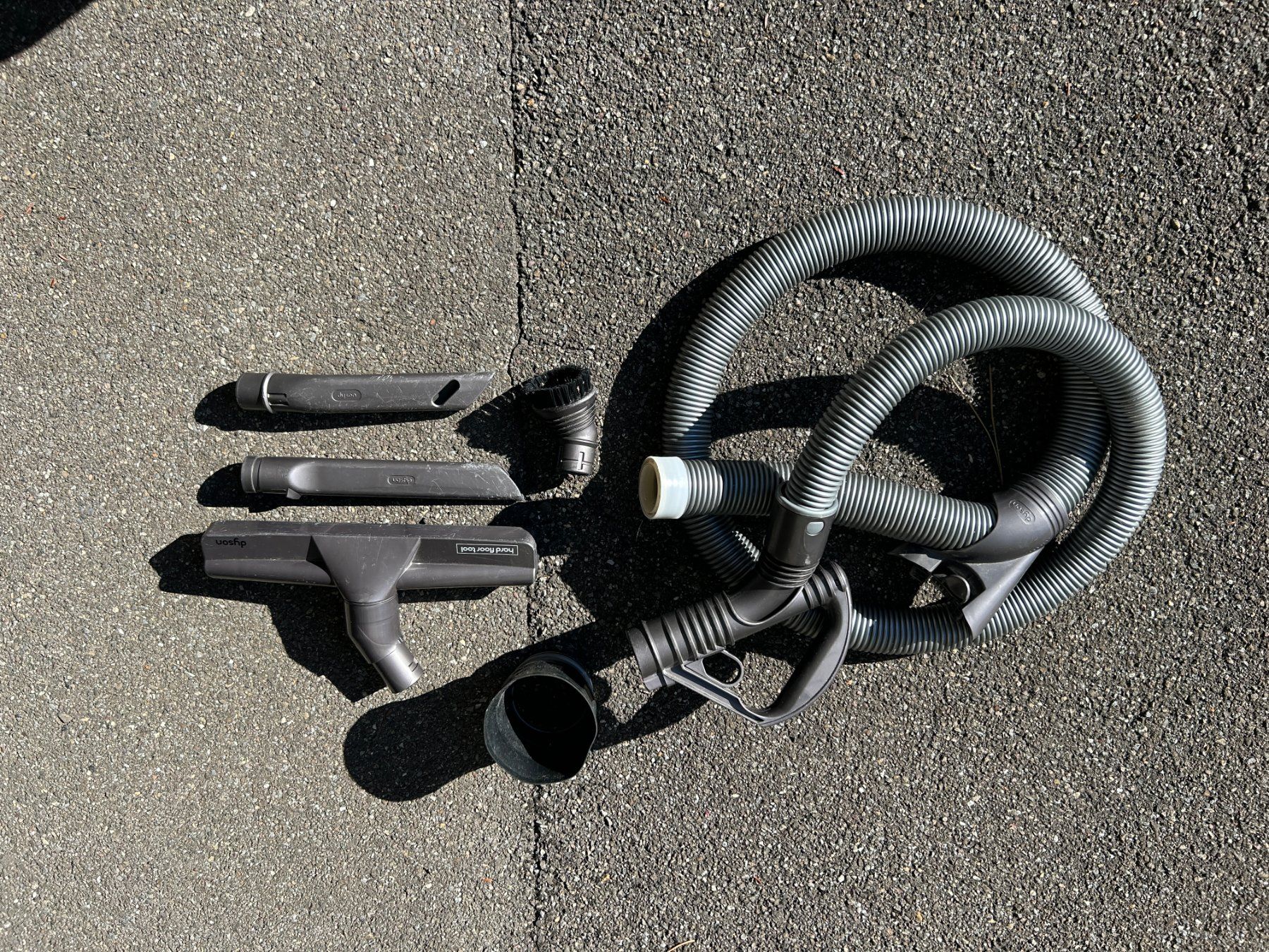Dyson Aspirateurs & Accessoires: DYSON DC19, Funktionstüchtig – D'occasion à Küsnacht ZH par MagnusAa 2