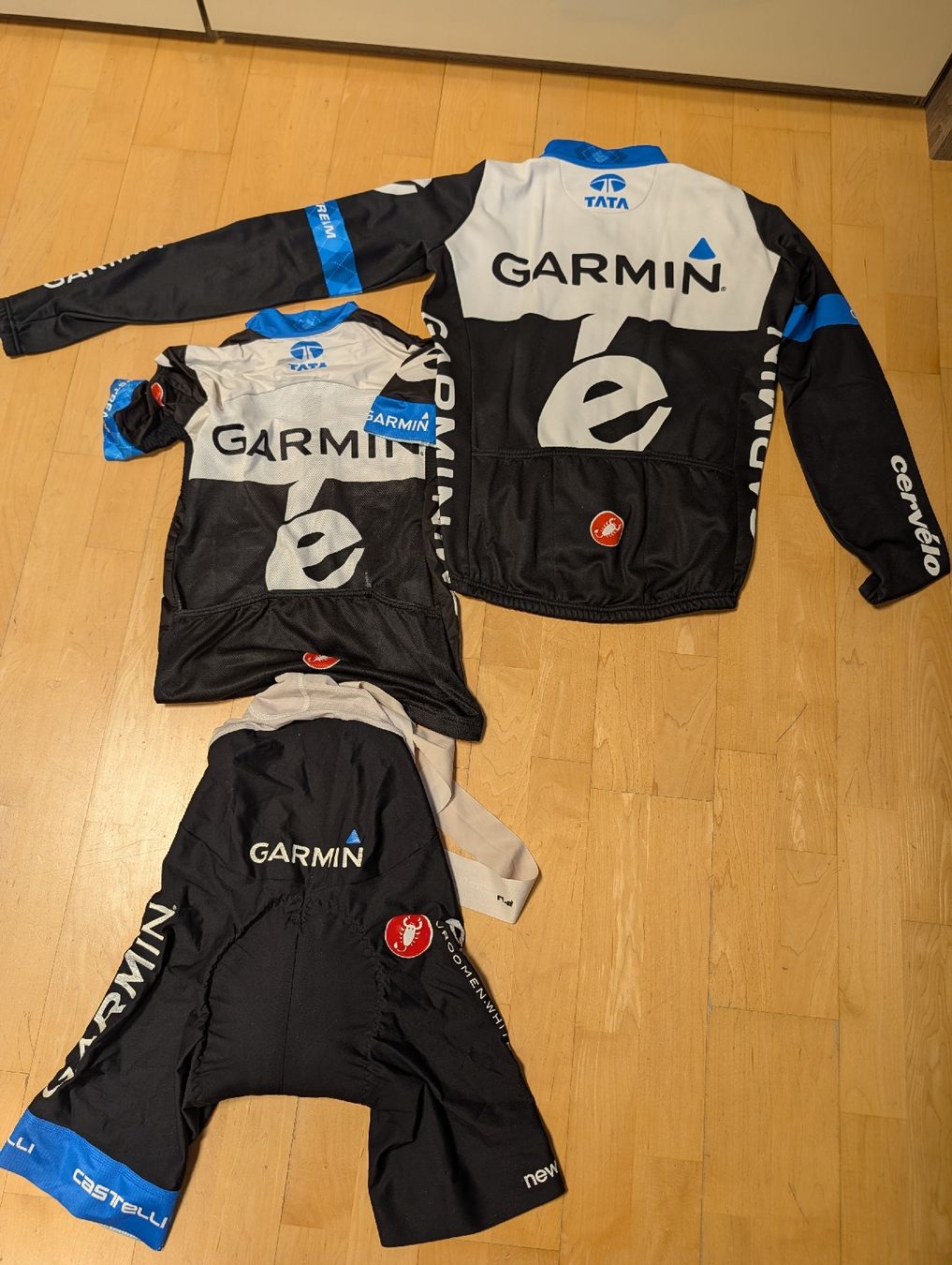 Castelli Leibchen & Hosen: Castelli Garmin Radtrikot Set   – Gebraucht aus Oberweningen von Swissman007 3