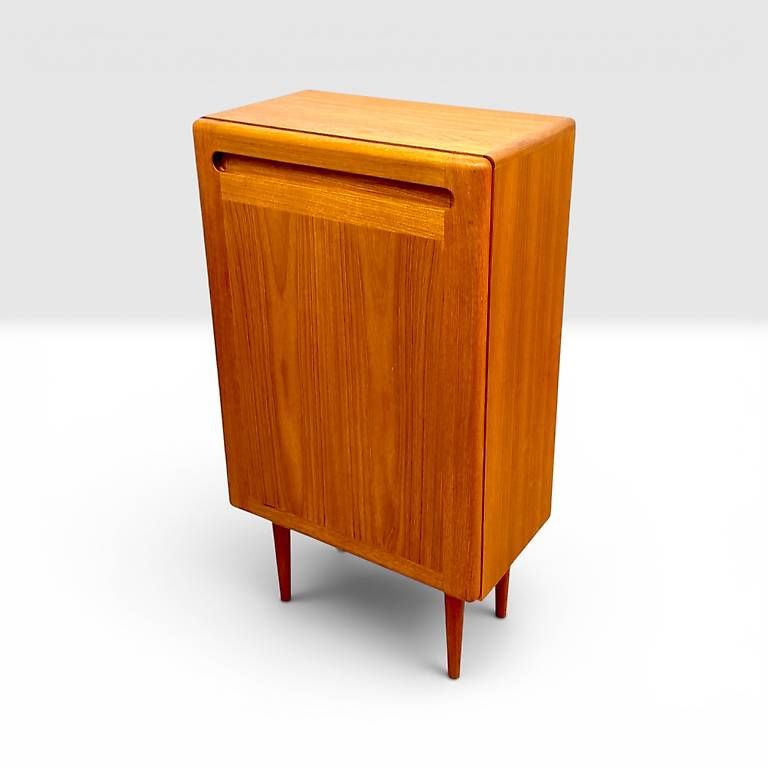 Kommoden: Mid Century teak Highboard by DYRLUND – Gebraucht aus basel von vintory.ch 1