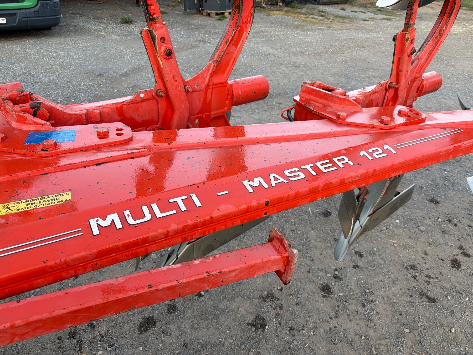 Kuhn Aratri: Charrue réversible Kuhn – Usato da Boussens venduto da fra_dn7g 6