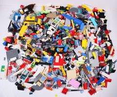 1.5 kg. Legoteile mit Minifiguren