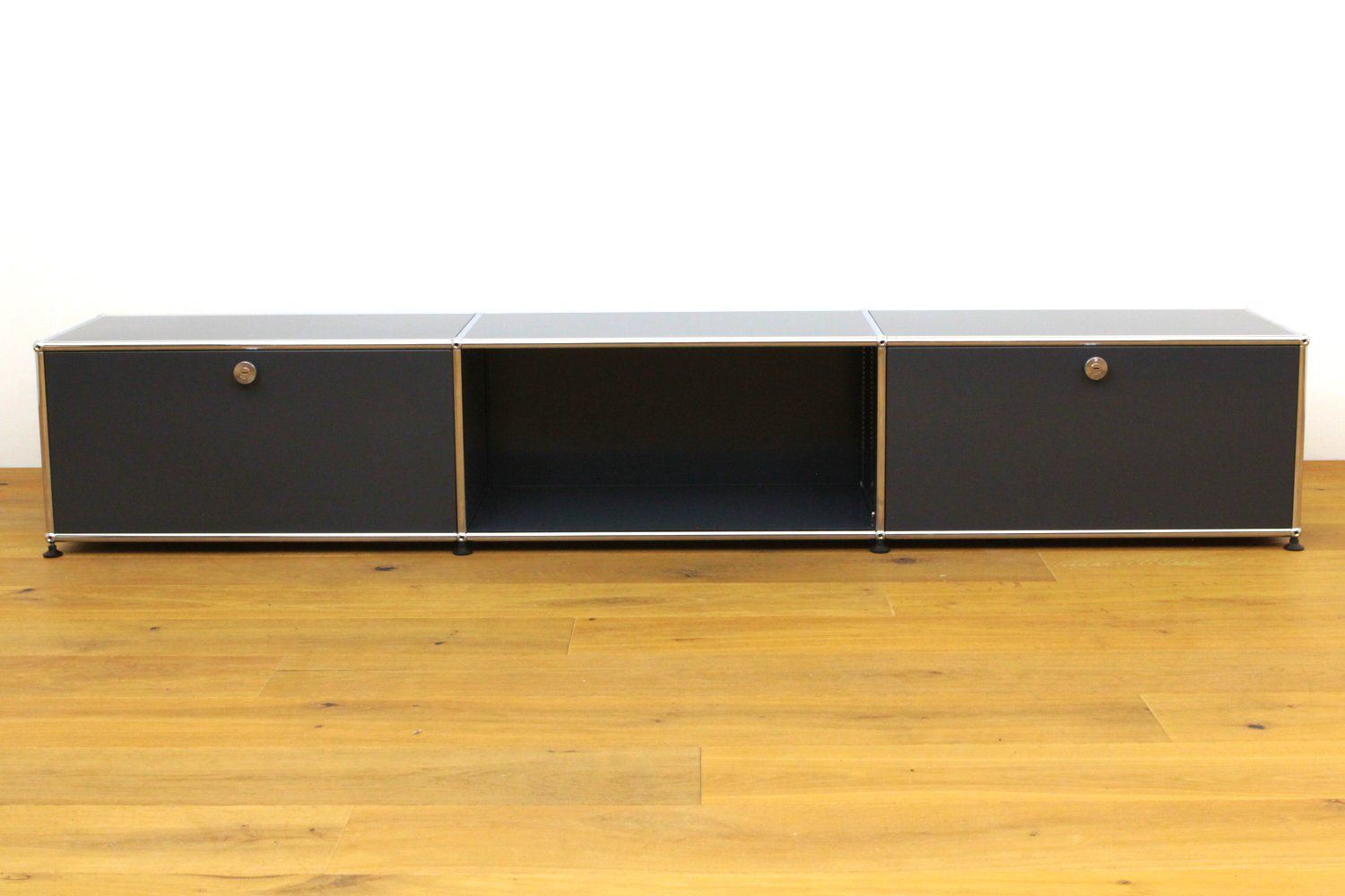 USM Scaffali: USM Haller Lowboard in Anthrazit – Usato da Affoltern am Albis venduto da StudioStandard