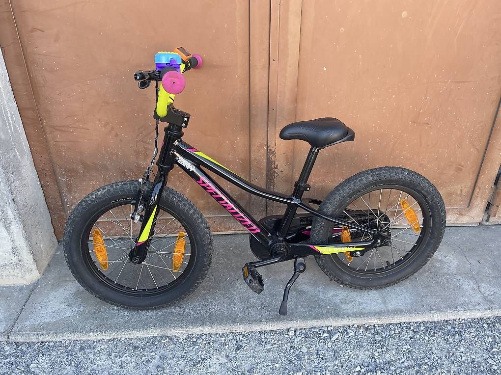 Biciclette: 16" Kindervelo Fahrrad Specialized  – Usato da Bilten venduto da Calibankevin