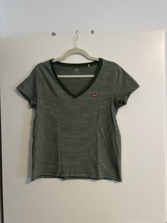 Levi's T-Shirt gestreift grün Gr. M