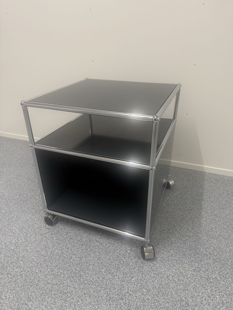 USM Eléments de bureau: USM Haller Tisch mit Rollen in Anthrazitgrau  – D'occasion à Balsthal par Designhaus.Schmitt 4
