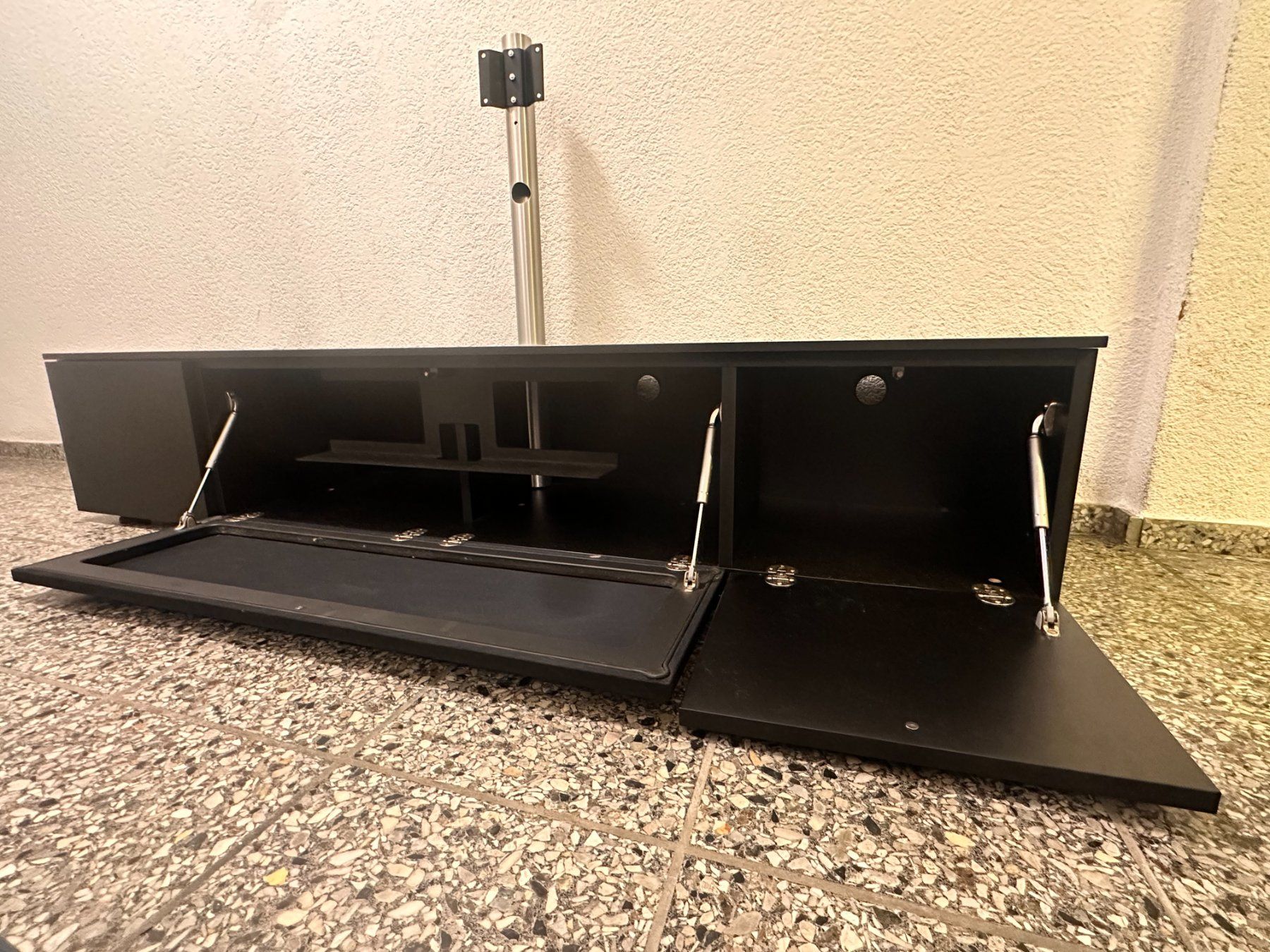 Cassettiere: Spectral Next Lowboard, – Usato da Zurich venduto da wizardedv 2