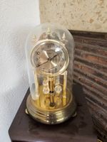 Tischuhr Kundo Messing Glasglocke mit Pendel guter Zustand