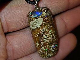 Natürlicher australischer Boulder Opal Anhänger