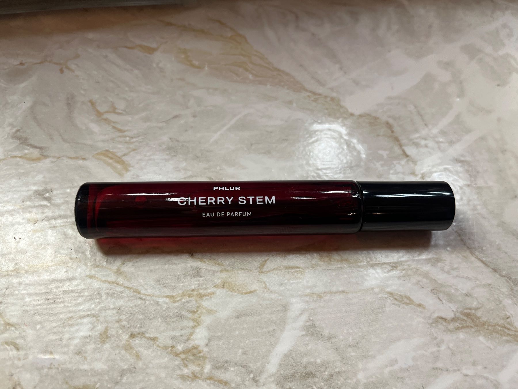 Profumi & Eau de Toilette: NEU PHLUR Cherry Stem Eau de Parfum – Nuovo (secondo la descrizione) da Kriessern venduto da loolah