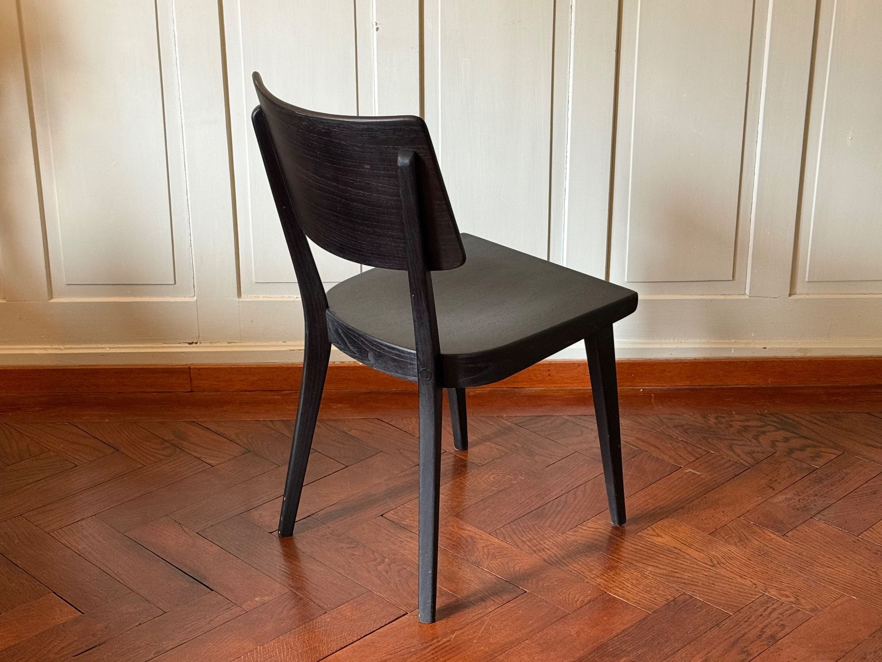 Stühle: Klassischer Schweizer Design Holz Stuhl Beizenstuhl Schwarz – Gebraucht aus Zürich von TiptopGerneWieder 6
