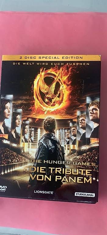 Tutti i DVDs: 2xDVD "Die Tribute von Panem"  – Usato da Birrwil venduto da struempler