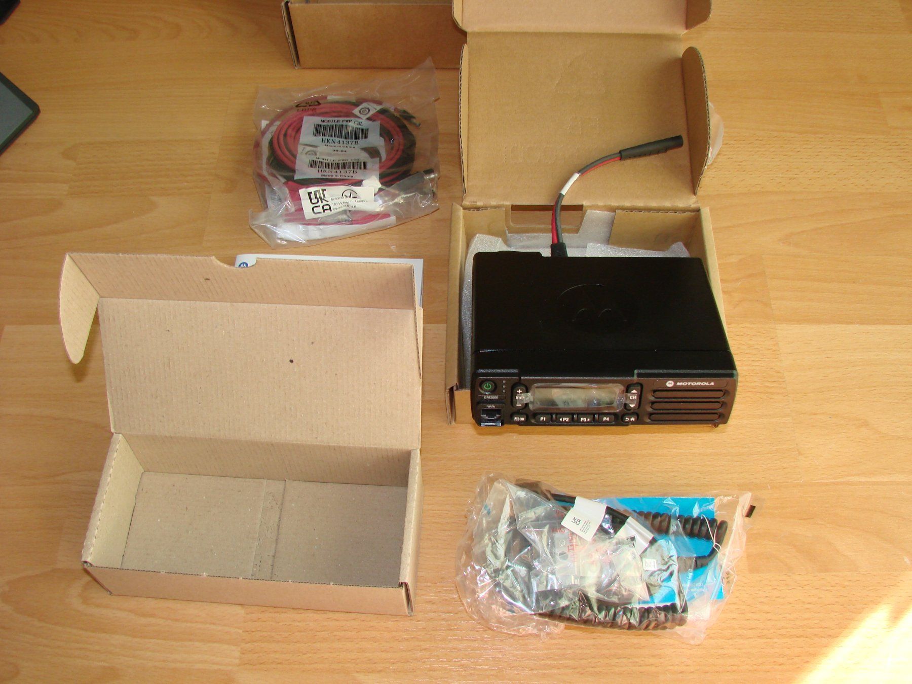 Motorola Technique de radiocom: Motorola DM2600 UHF – Neuf avec emballage d'origine à Niederuzwil par Rade 6