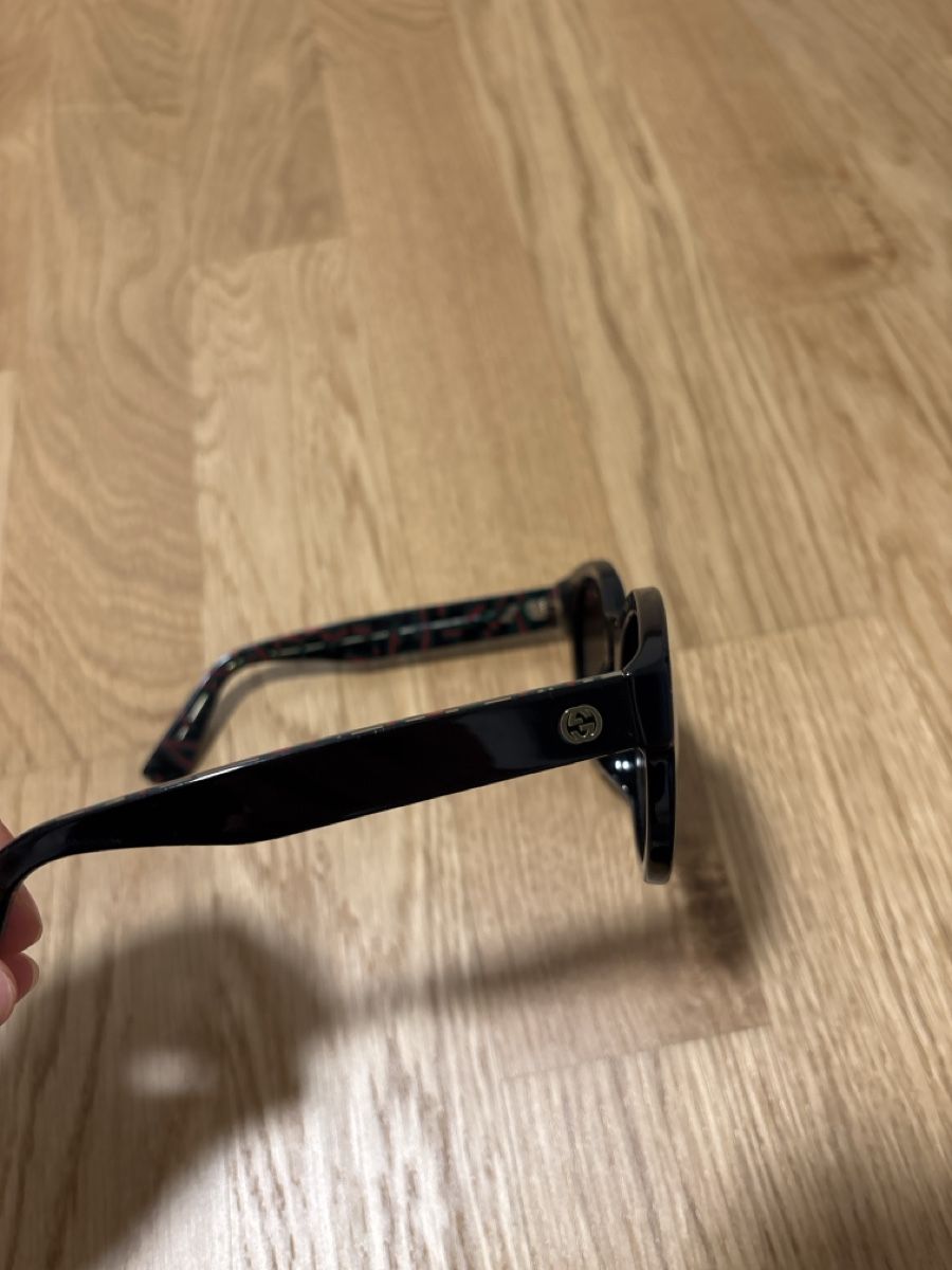 Gucci Occhiali & Lenti: Gucci Sonnenbrille mit Etui – Usato da Winterthur venduto da ag8m8 1