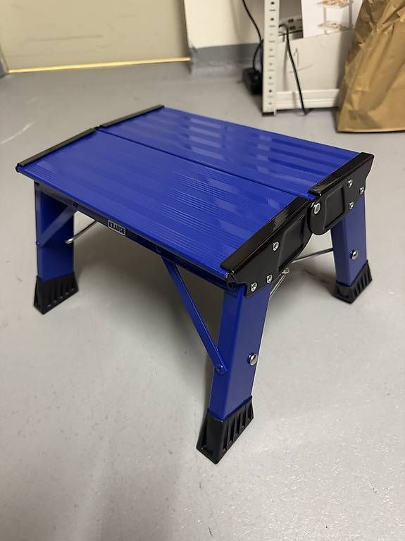Scale: Klapptritt blau – Nuovo e nell'imballaggio originale da Horw venduto da cpi_gzy5