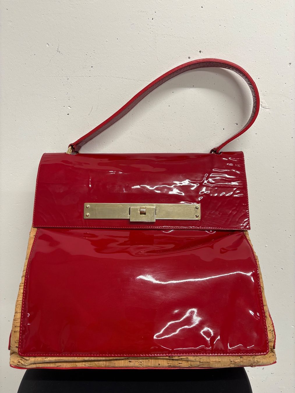 Stuart Weitzman Borse da donna: Stuart Weitzman Handtasche rot Lackleder Tasche – Usato da Regensdorf venduto da secondchancefashion 1