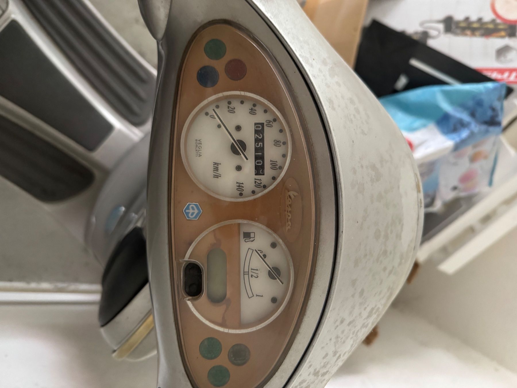 Piaggio Scooter: Piaggio Vespa ET4 125 – Difettoso da Schlieren venduto da Jim99 1