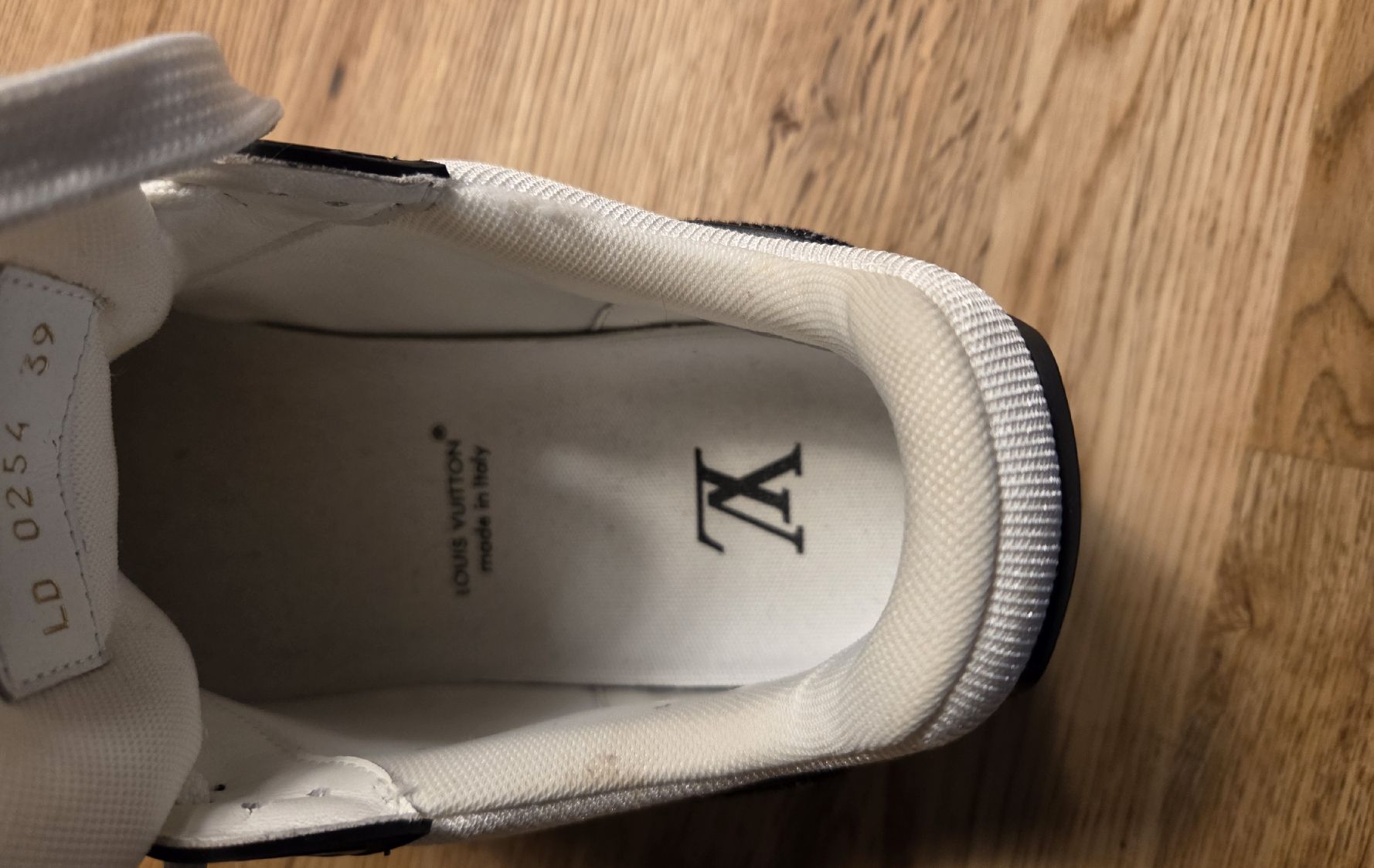 Herrenschuhe: Louis Vuitton Trainer 39 Neuwertig – Gebraucht aus Hinwil von Nicen 4