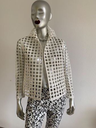 AKRIS: Extravaganter weisser Blazer aus Gitterstoff, 36