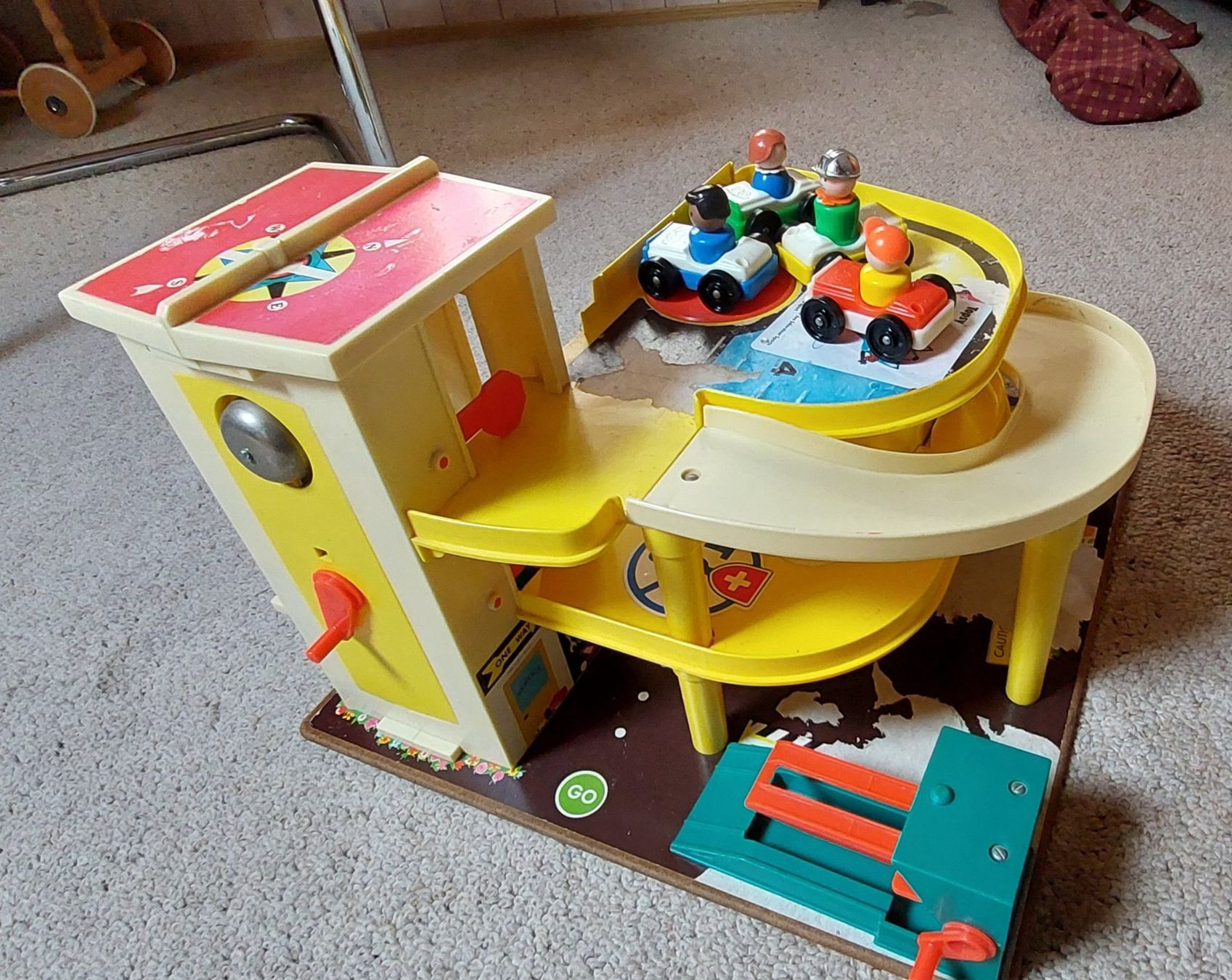 Fisher-Price Giocattoli: Garage Fisher Price – Usato da Frauenfeld venduto da ma510 5