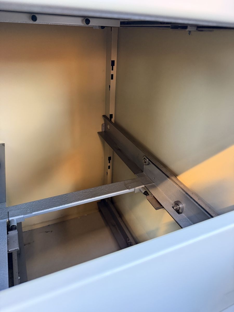 Armadi: Metall Schrank – Usato da Kappelen venduto da petelor 4