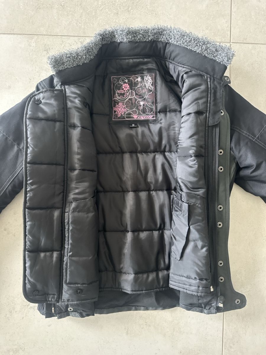 Giacche: Schwarze Damen Motorradjacke Gr. 5 – Usato da Baar venduto da Hillsboro 3