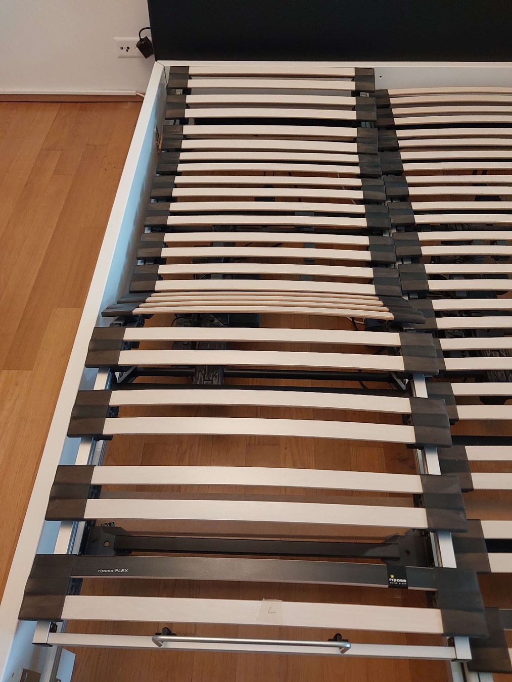 Reti a doghe: RiposaFLEX Lattenrost elektrisch verstellbar 80x210cm – Usato da Winterthur venduto da mysteriOS