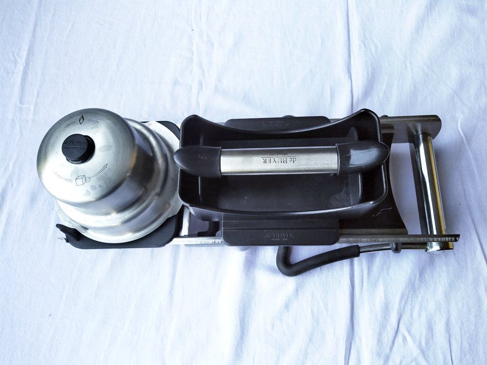 Appareils de cuisine: Mandoline REVOLUTION MASTER – D'occasion à Morgins par Laurentcorinne 1