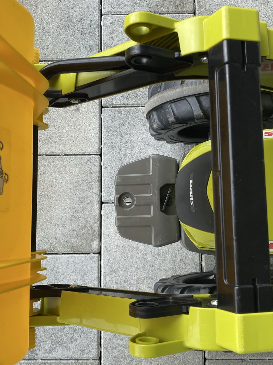Veicoli per bambini: Trettraktor Claas mit Anhänger – Usato da Sigriswil venduto da kahos10 6