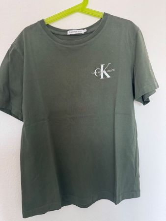 T-shirt Calvin Klein vert taille 12 ans
